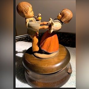Vintage Wooden Reuge Music Box Dancing Children Love Story-🎶Love Me Tender